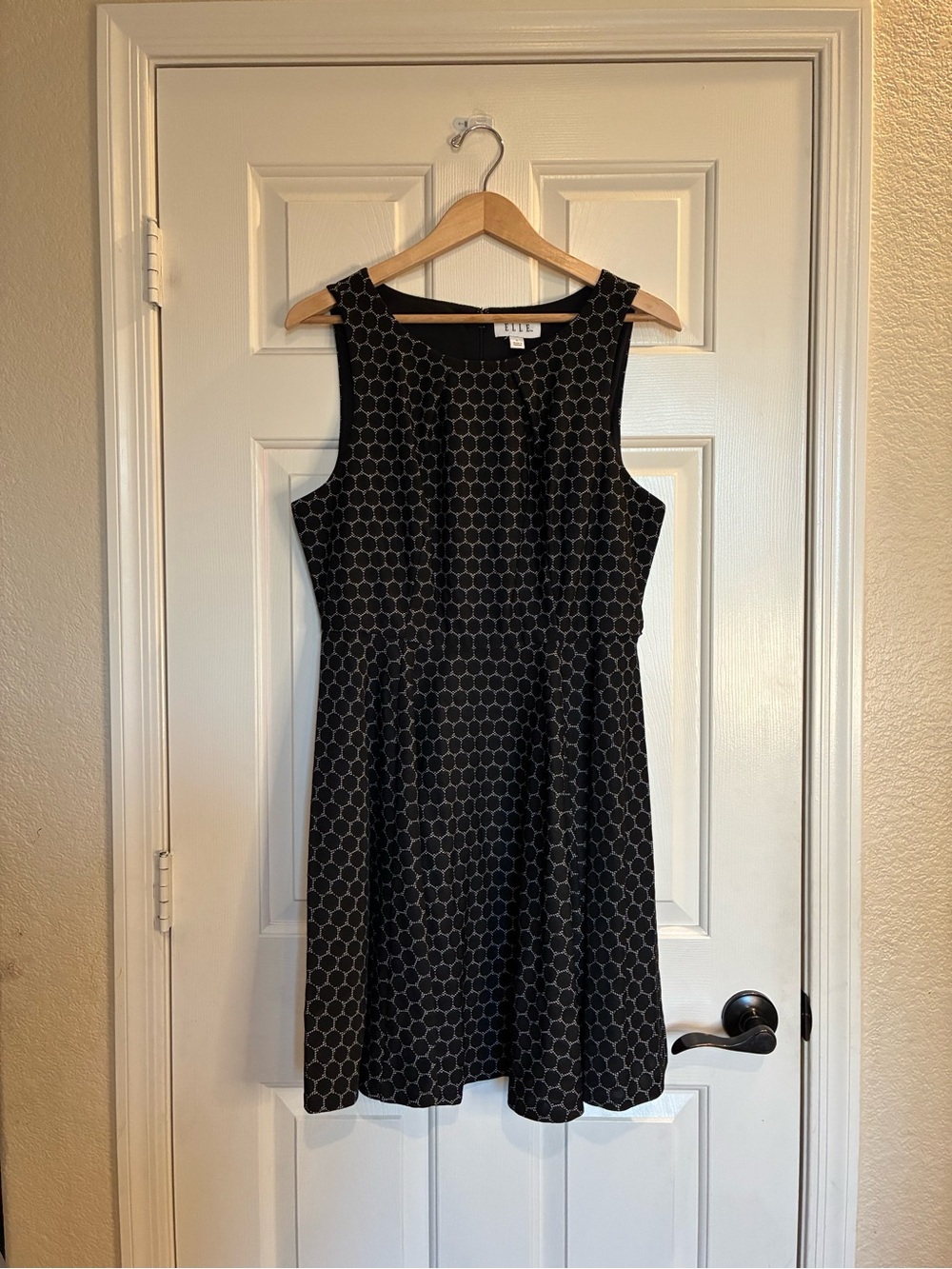 Elle Black Sleeveless A-Line Dress with Gray Honeycomb Pattern